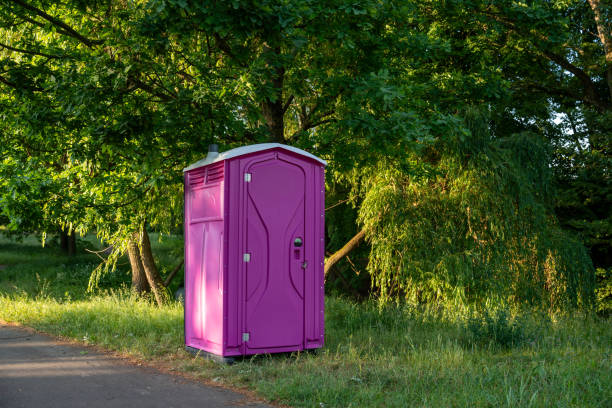 Best Portable restroom trailer rental  in Sweetwater, FL